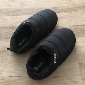 Black Women's Slippers